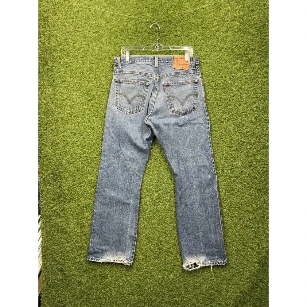 Levis shop confidence